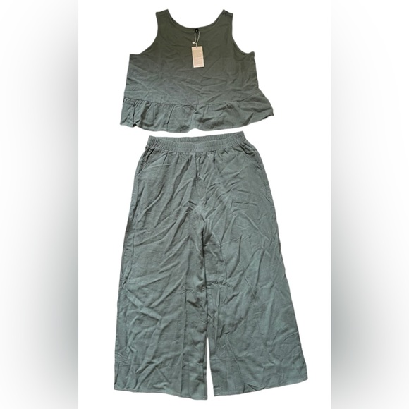 Seafoam Linen Set - Picture 3 of 10